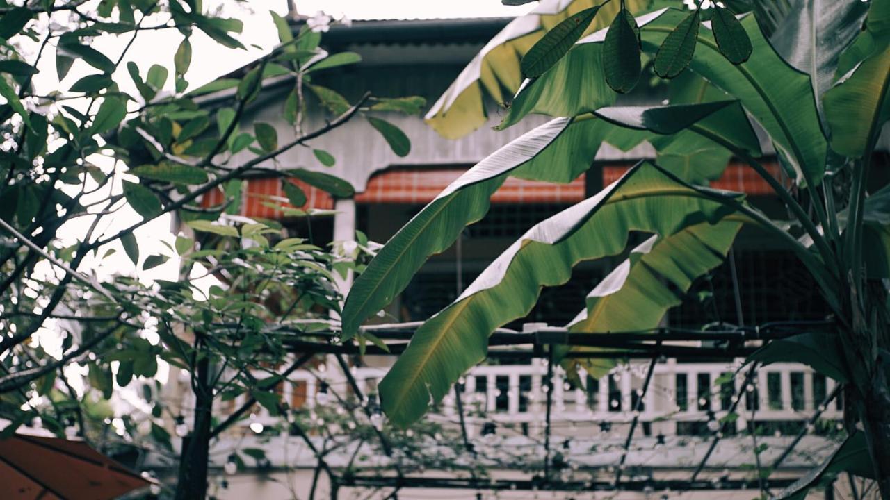 Monkey Republic Kampot Hotel Exterior photo